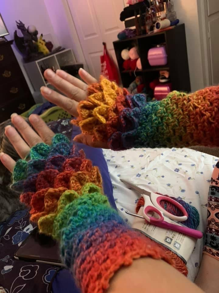 Dragon scale Fingerless Gloves