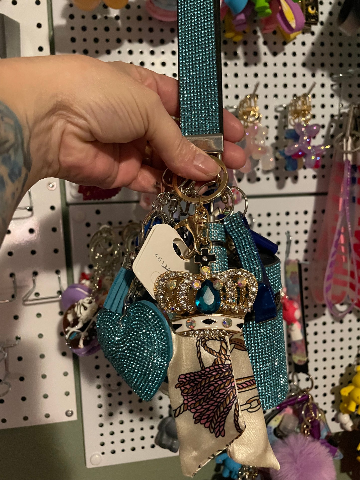 Queen crown keychain